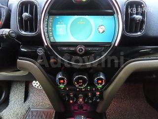 2018 MINI COOPER COUNTRYMAN D ALL4 2.0 HIGH TRIM - 9