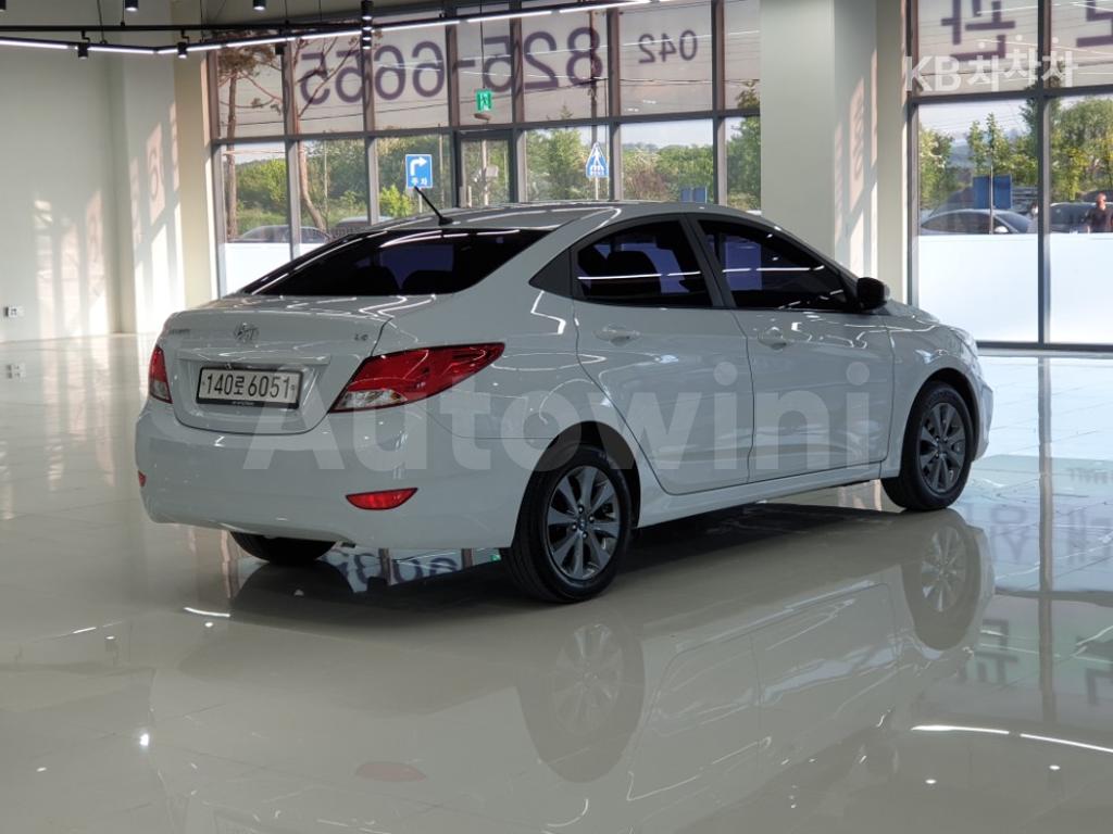 KMHCS41BEKU449436 2019 HYUNDAI ACCENT  1.4 VVT SMART SPECIAL-2
