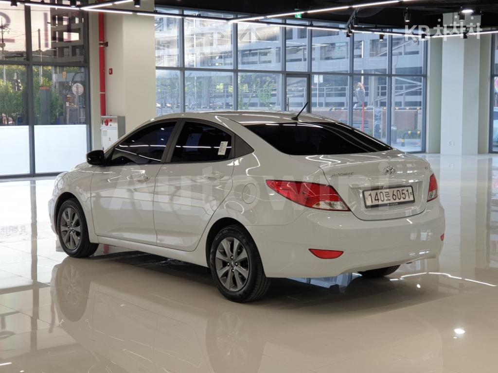 KMHCS41BEKU449436 2019 HYUNDAI ACCENT  1.4 VVT SMART SPECIAL-3