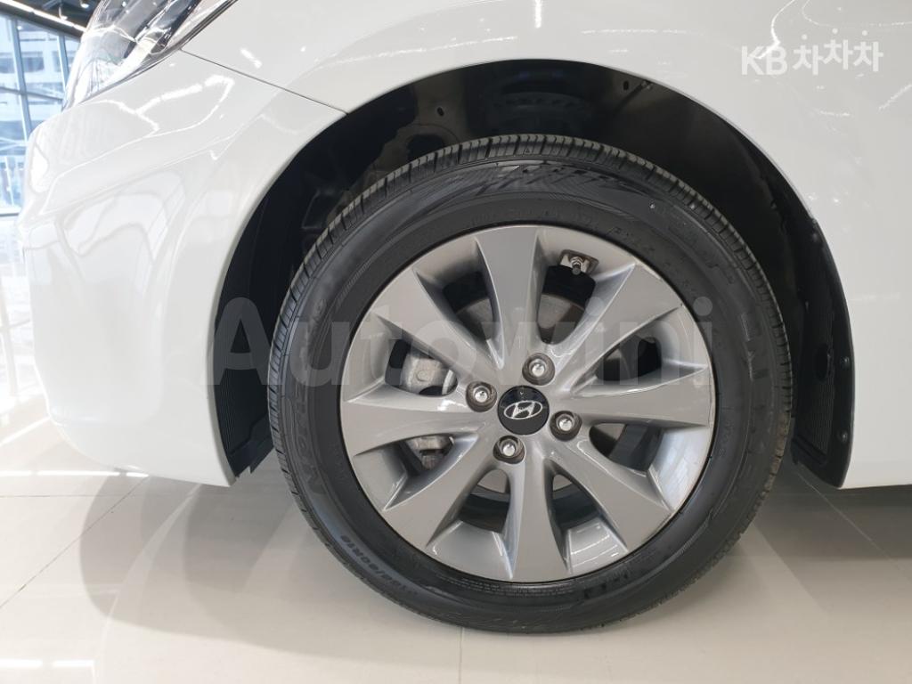KMHCS41BEKU449436 2019 HYUNDAI ACCENT  1.4 VVT SMART SPECIAL-4