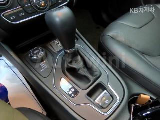 2019 JEEP CHEROKEE KL  2.4 GASOLINE AWD LONGITUDE HIGH - 14