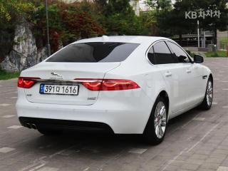 SAJBA4BN3HCY44793 2017 JAGUAR XF 2.0D PORTFOLIO AWD-2