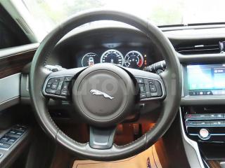 2017 JAGUAR XF 2.0D PORTFOLIO AWD - 9