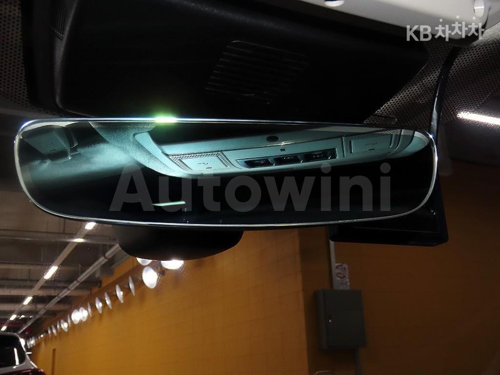 2019 JAGUAR XF 2.0D PORTFOLIO - 13