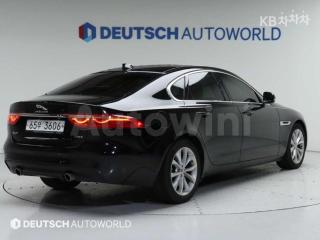 SAJBB4BX5KCY75369 2019 JAGUAR XF 2.5T PORTFOLIO-1