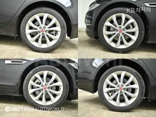 SAJBB4BX5KCY75369 2019 JAGUAR XF 2.5T PORTFOLIO-4