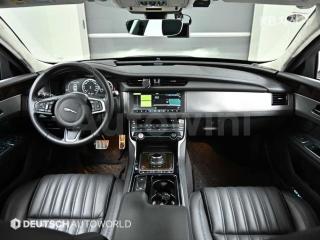 2019 JAGUAR XF 2.5T PORTFOLIO - 7