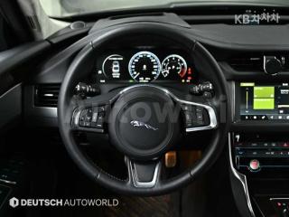 2019 JAGUAR XF 2.5T PORTFOLIO - 13