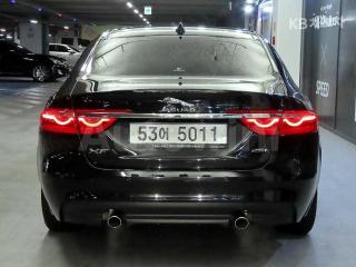SAJBB4BG5HCY32031 2017 JAGUAR XF 2.5T PRESTIGE-4