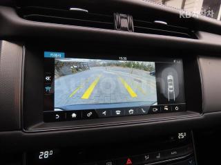 2017 JAGUAR XF 2.0D PORTFOLIO - 15
