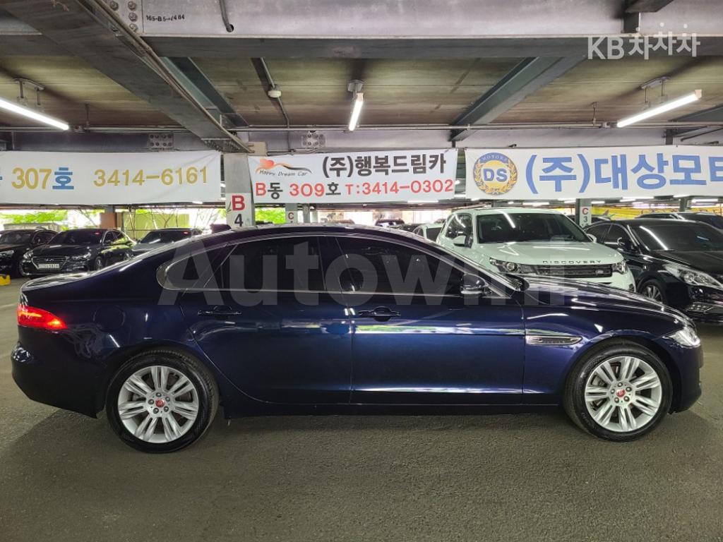 2017 JAGUAR XF 2.0D PORTFOLIO - 22