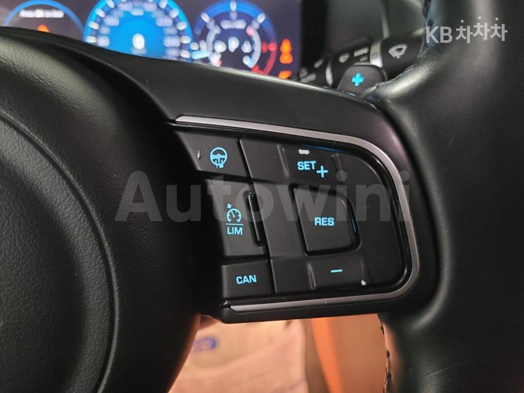 2017 JAGUAR XF 2.0D PORTFOLIO - 14