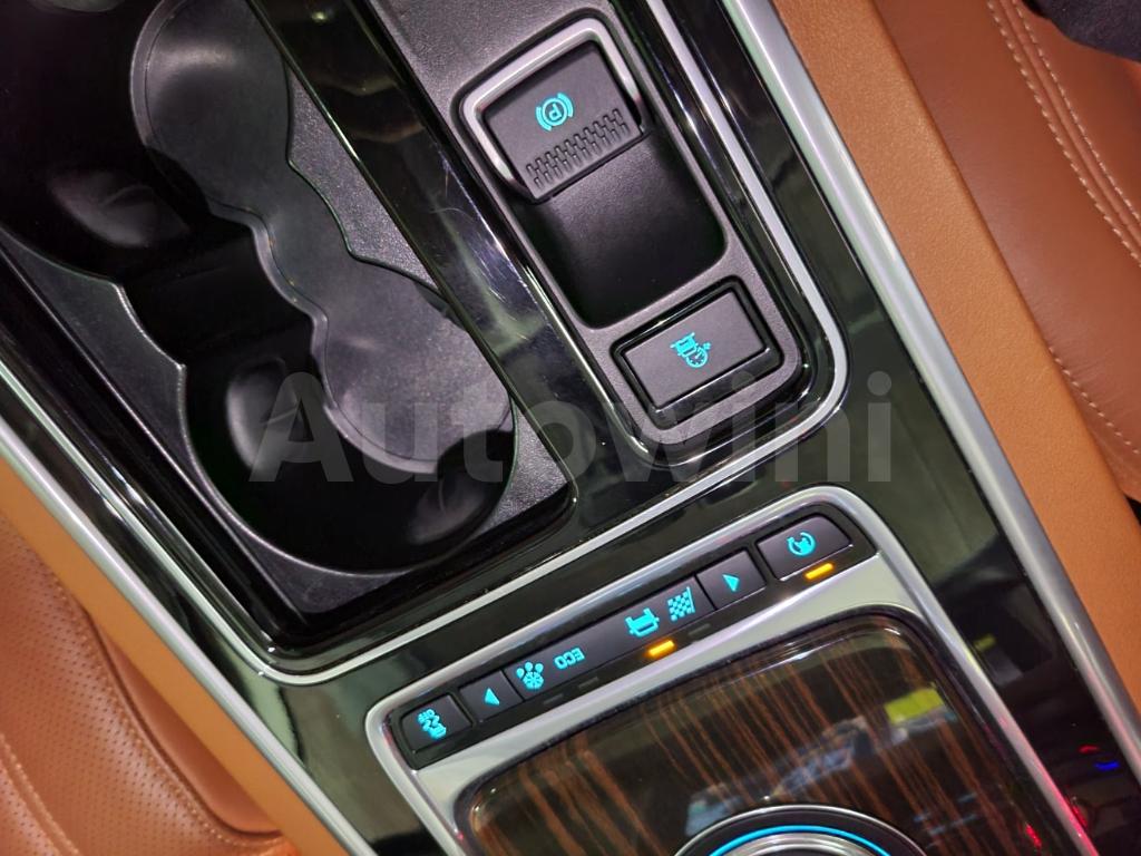 2017 JAGUAR XF 2.0D PORTFOLIO - 15