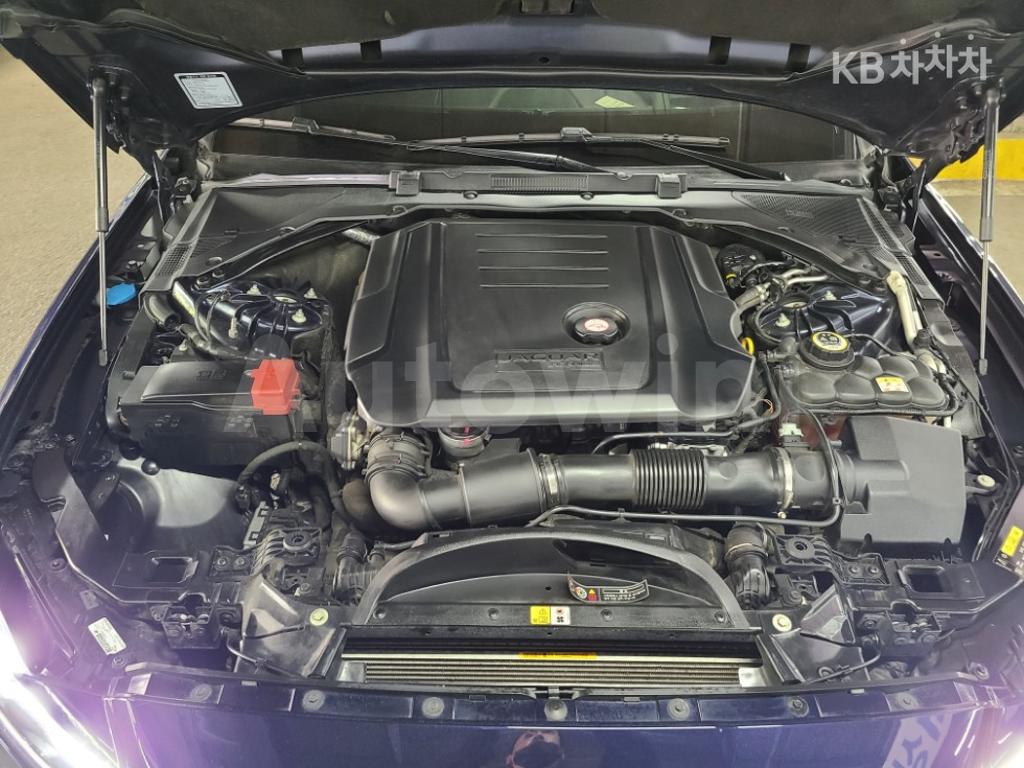 SAJBB4BN4HCY36652 2017 JAGUAR XF 2.0D PORTFOLIO-5