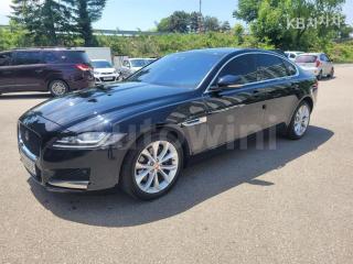 SAJBA4BN9KCY74517 2019 JAGUAR XF 2.0D PORTFOLIO AWD-1