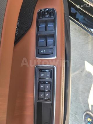 2019 JAGUAR XF 2.0D PORTFOLIO AWD - 15