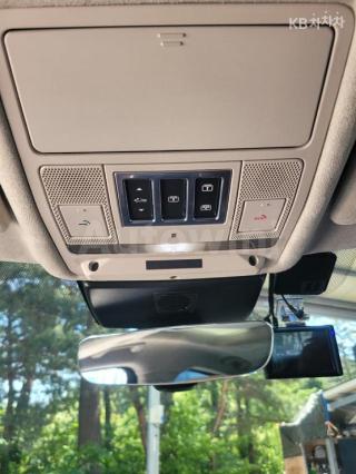 2019 JAGUAR XF 2.0D PORTFOLIO AWD - 17