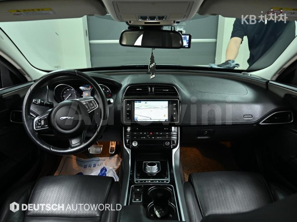 2016 JAGUAR XE 2.0 DIESEL PORTFOLIO - 7