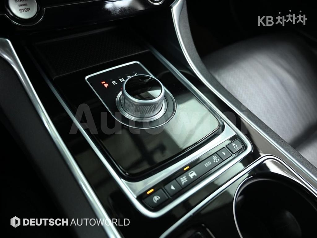 2016 JAGUAR XE 2.0 DIESEL PORTFOLIO - 9