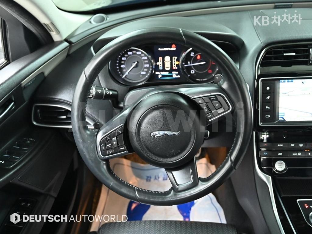 2016 JAGUAR XE 2.0 DIESEL PORTFOLIO - 13