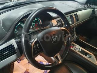 2014 JAGUAR XF 2.2D LUXURY - 12