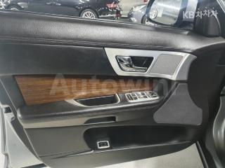 2014 JAGUAR XF 2.2D LUXURY - 14