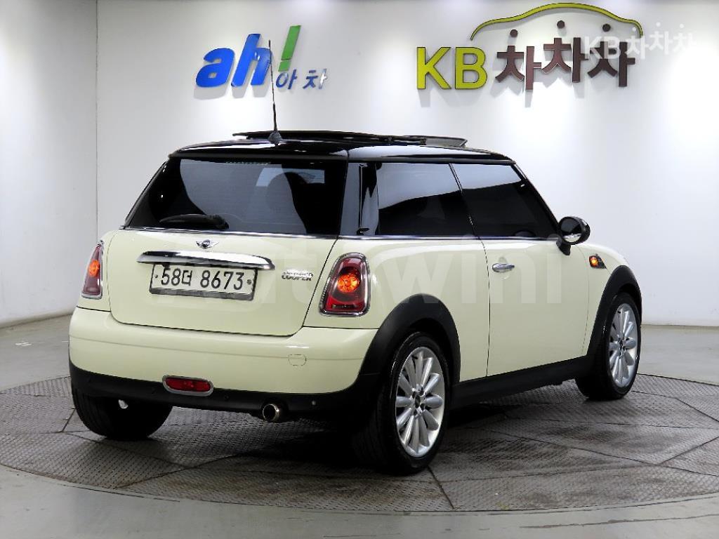 WMWMF310XATZ91236 2010 MINI COOPER 1.6 메이페어-3