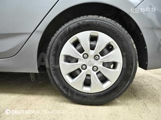 KMHCS51UGHU303249 2017 HYUNDAI ACCENT  WIT 1.6 VGT SMART-4