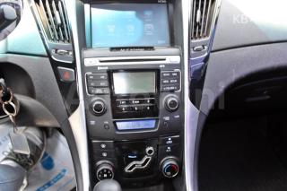 2011 HYUNDAI YF SONATA LPI LUXURY - 12