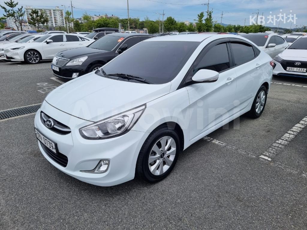 KMHCT41BEHU125946 2017 HYUNDAI ACCENT  1.4 VVT MORDERN-1