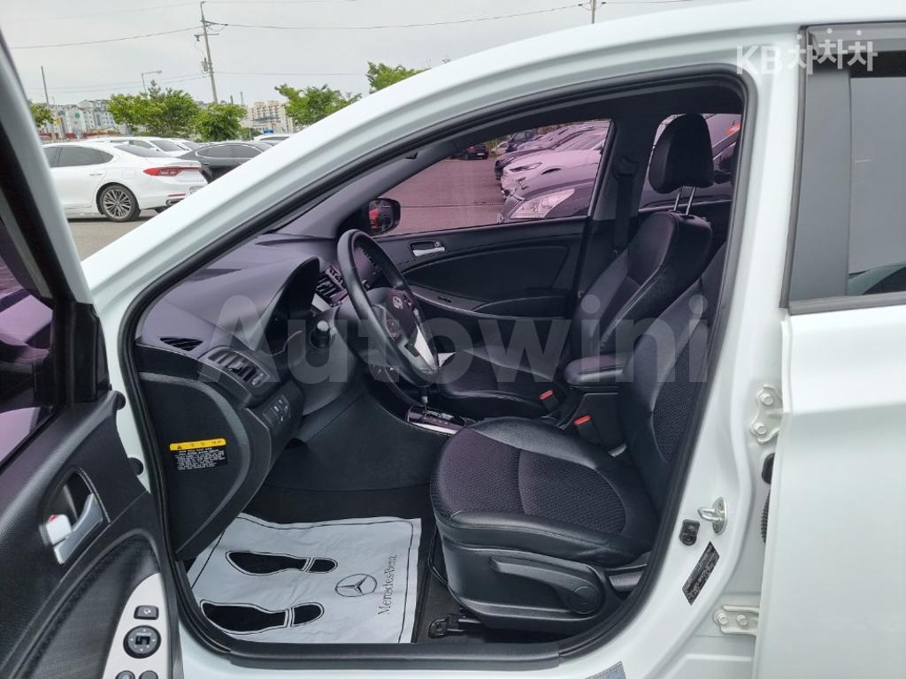 2017 HYUNDAI ACCENT  1.4 VVT MORDERN - 9