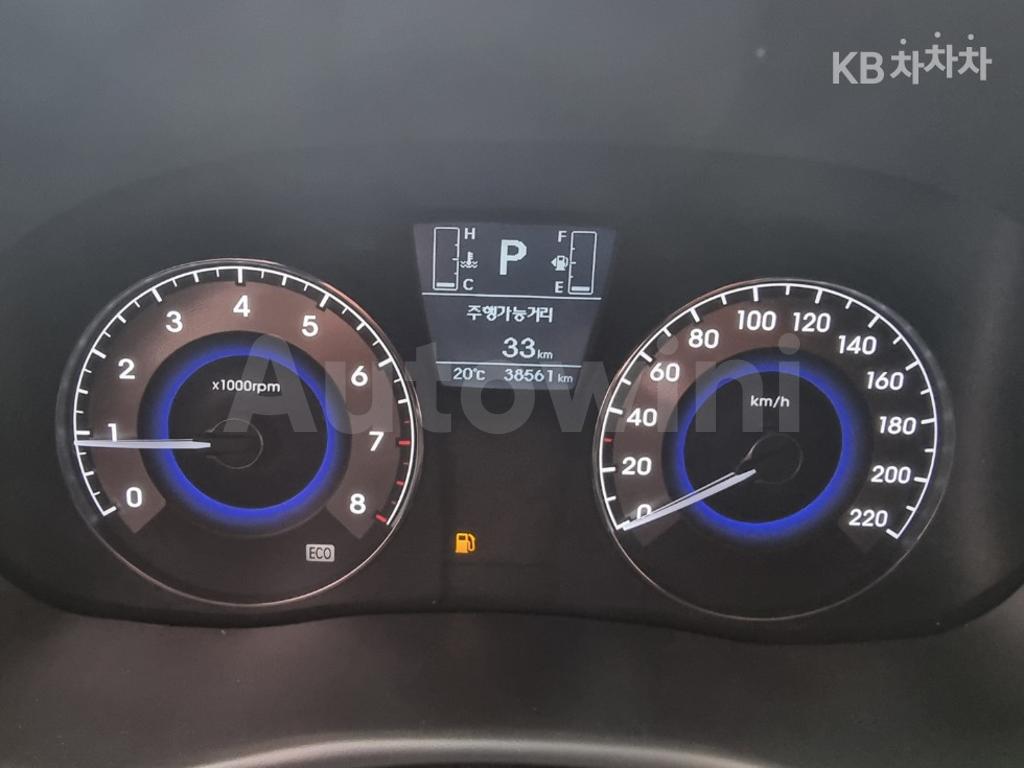 KMHCT41BEHU125946 2017 HYUNDAI ACCENT  1.4 VVT MORDERN-4