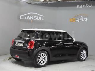 WMWXN310XH2E00518 2017 MINI COOPER 3DOORS D 1.5 HIGH트림-3
