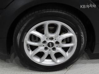 WMWXN310XH2E00518 2017 MINI COOPER 3DOORS D 1.5 HIGH트림-4