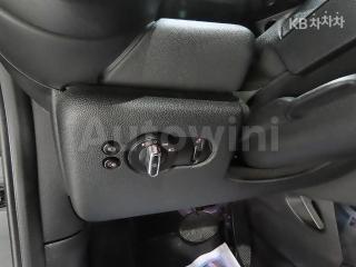 2017 MINI COOPER 3DOORS D 1.5 HIGH트림 - 11