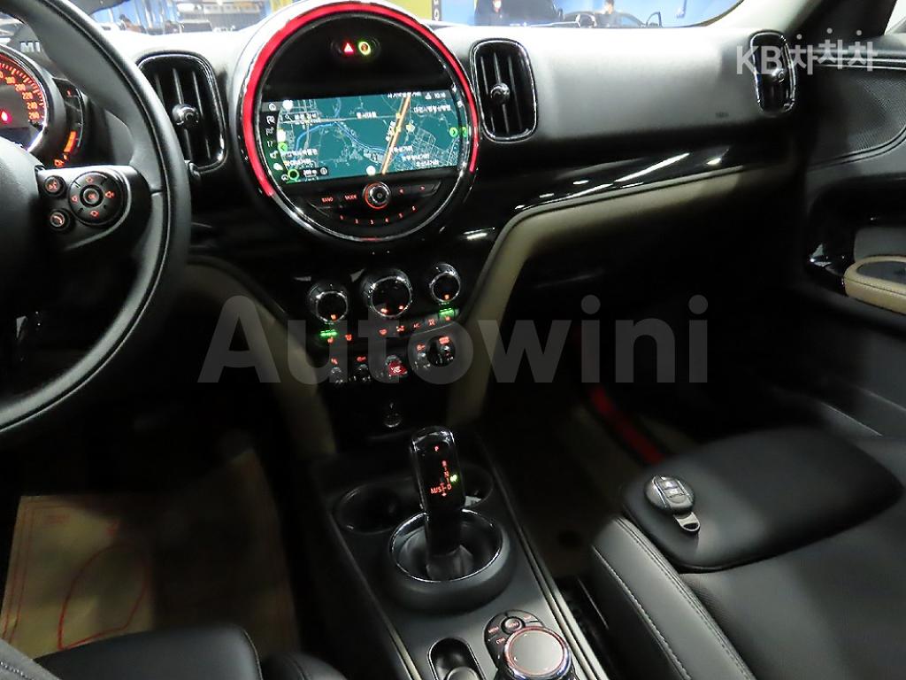 2018 MINI COOPER COUNTRYMAN 2.0 COOPER D ALL4 HIGHTRIM - 9
