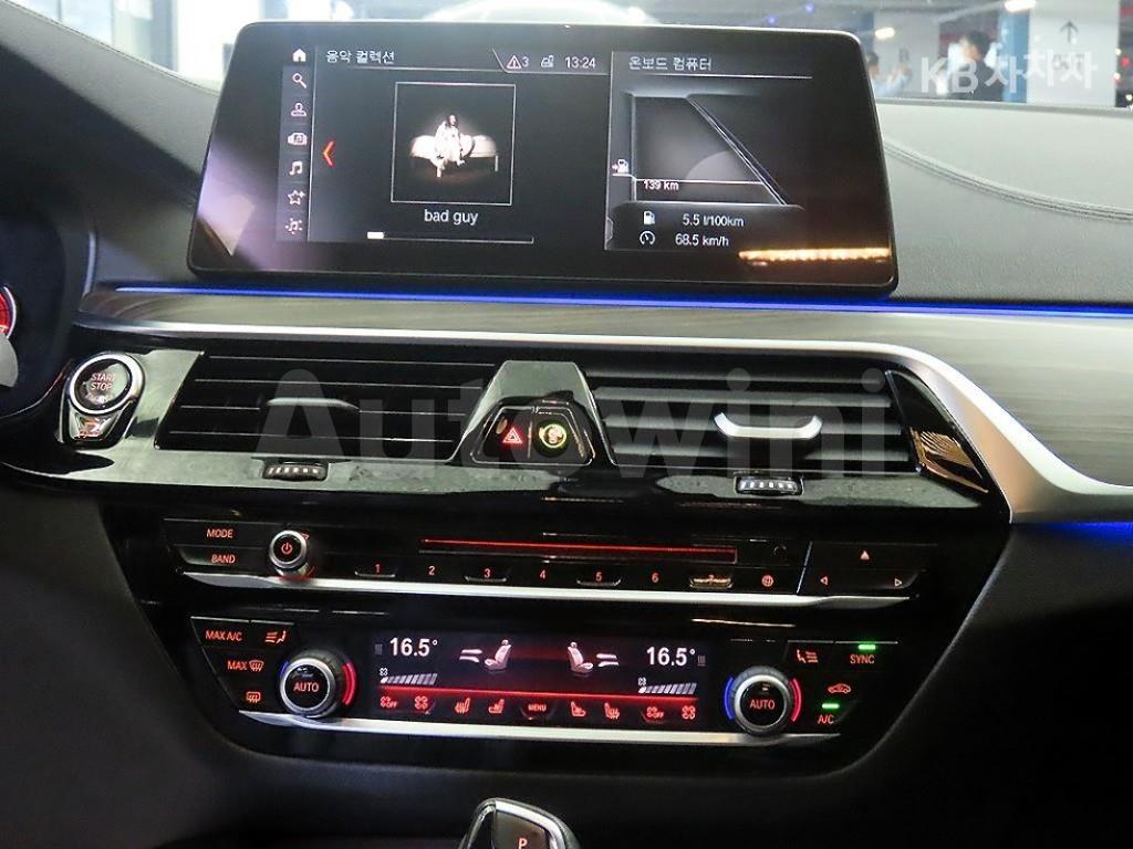 2017 BMW  5SERIES G30  520D M SPORT PLUS - 11