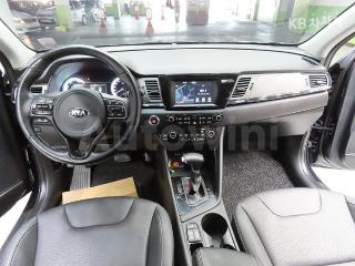 2018 KIA NIRO 1.6 PHEV PRESTIGE - 9