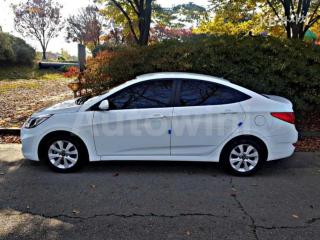 KMHCT41BEHU226953 2017 HYUNDAI ACCENT  1.4 VVT MORDERN-3