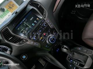 2017 HYUNDAI  MAXCRUZ DIESEL(E-VGT)R2.2 2WD PRESTIGE 6 SEATS - 9