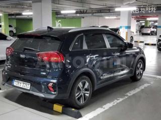 KNACB81CGMA447276 2021 KIA  NIRO 1.6 HEV PRESTIGE-2