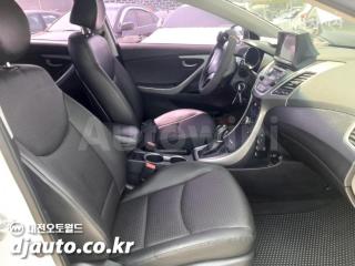 KMHDG41DBGU611061 2016 HYUNDAI  AVANTE ELANTRA 1.6 GDI SMART BASIC-5