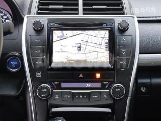2017 TOYOTA CAMRY 2.5 HYBRID XLE - 9
