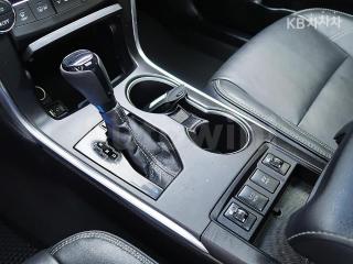 2017 TOYOTA CAMRY 2.5 HYBRID XLE - 10