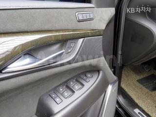 2019 CADILLAC ESCALADE 6.2L BASIC - 12