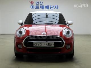 WMWXT3104J2G01679 2018 MINI COOPER 5DOORS D 1.5-0