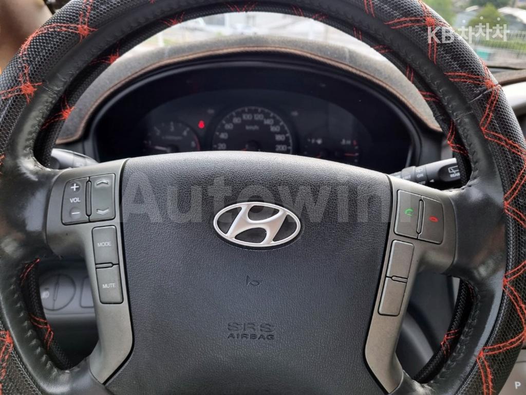 2014 HYUNDAI GRAND STAREX H-1 3 SEATS VAN CVX LUXURY - 13