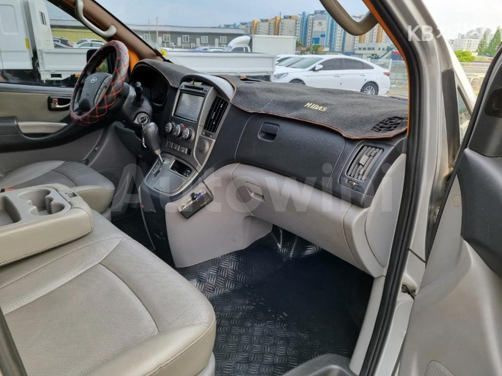 2014 HYUNDAI GRAND STAREX H-1 3 SEATS VAN CVX LUXURY - 21