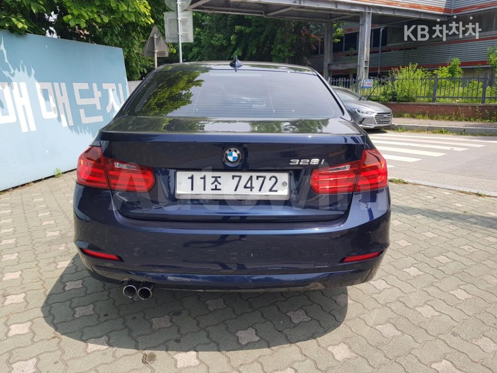 WBA3C1101DF136629 2013 BMW 3 SERIES 318I SEDAN-2