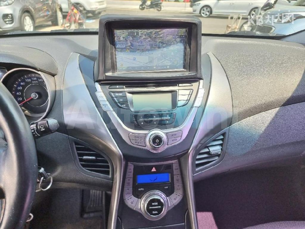2013 HYUNDAI AVANTE MD ELANTRA M16 GDI SMART - 8